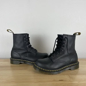 Dr. Martens Damen Kampfstiefel Größe US 6 schwarz Leder 8 Ösen Schnürung 11821 gebraucht, in einwandfreiem Zustand - Bild 1 von 12
