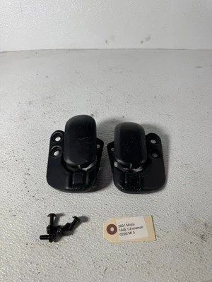 1990-2005 Miata conversível conjunto de travas de teto macio NA com parafusos fabricante de equipamento original - Imagem 1 de 4