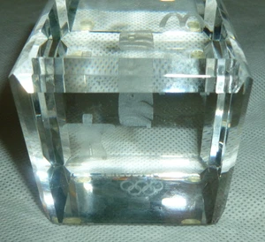 VANCOUVER 2010 OLYMPIC CANADA Glass Crystal Cube 2.5x2.5" 3D - Picture 1 of 5