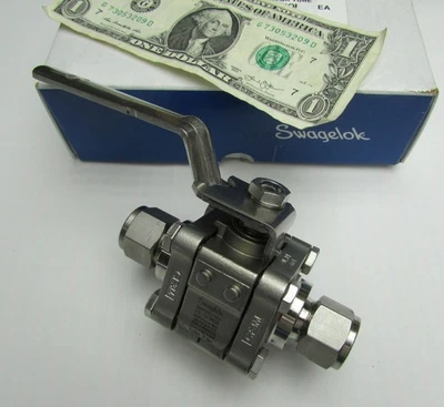 Swagelok 1/2" Tube Stainless 3-Piece High Temperature Ball Valves 850F @ 1000PSI - Image 1 of 4