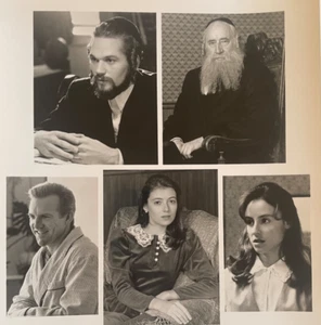 Foto de película de colección A Stranger Among Us 1992 Mia Sara Tracy Pollan película jasídica - Imagen 1 de 7