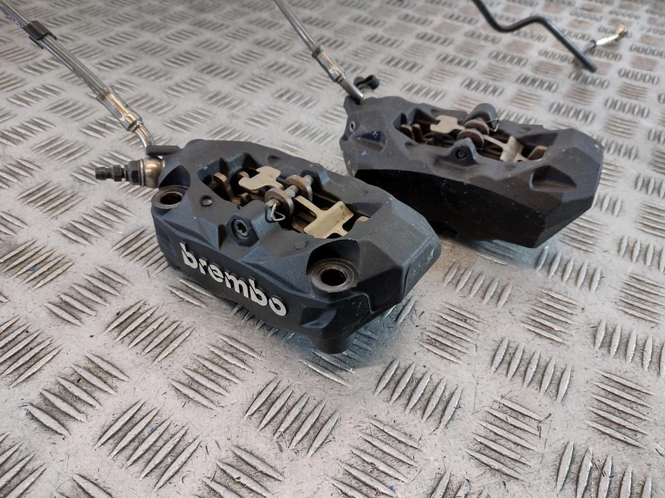 Juego de pinzas delanteras Triumph Street Triple 765 2018 Foto 1 de 4