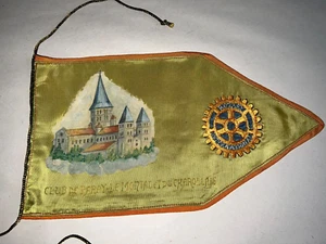 Ancien fanion  Rotary Club International Paray le Monial Saône et Loire - Picture 1 of 3