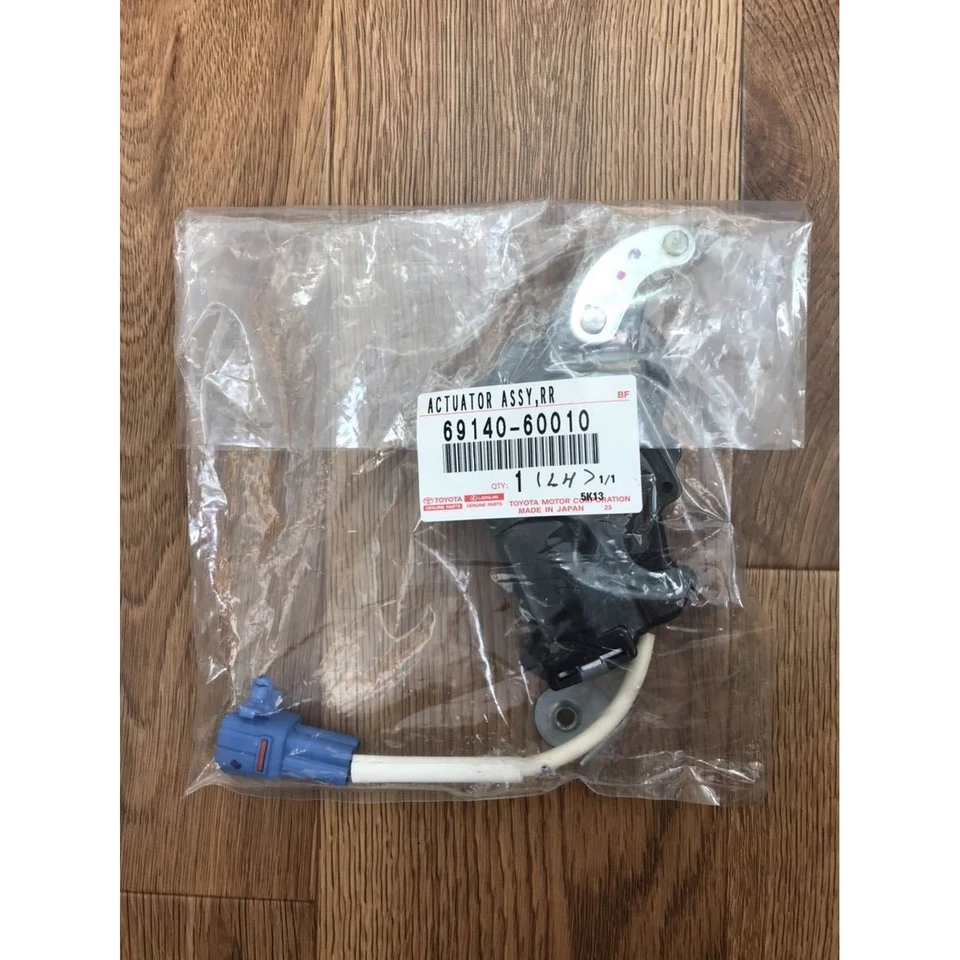 Привод замка задней двери TOYOTA / подлинный от оригинального производителя / Land Cruiser LX450 LH 69140-60010 - Изображение 1 из 1