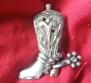 Vintage Unsigned  TORINO Engraved Design Cowboy Boot Brooch/Pin  - Picture 1 of 3