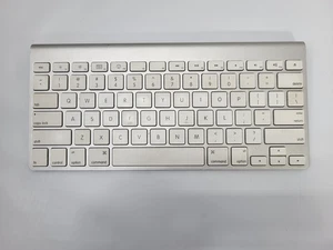 Apple Wireless Keyboard with Bluetooth - Silver A1314 - Picture 1 of 9
