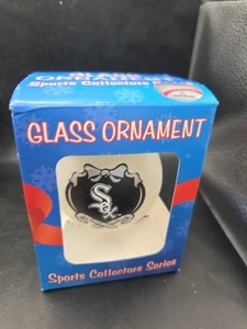 Chicago Calcetines Blancos Equipo de Béisbol Vidrio Soplado Adorno de Navidad Hecho en EE. UU. - Imagen 1 de 8