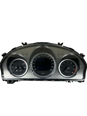 2010 MERCEDES BENZ C300 SPEEDOMETER CANADA MARKET KPH 189K KM OEM A204 900 26 02 - Image 1 of 4