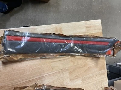 Ford Tempo 1986-1987 panel moldura nuevo Ford E63Z6629077CP negro/rojo Foto 1 de 2