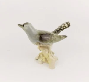 Vintage 1970s Royal Dux Porcelain Figurine of a Sitting Cuckoo Czechoslovakia - Picture 1 of 8