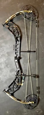 Bear Archery WHITETAIL INT 55 to 70 Lbs Black Bottomland Compound Bow RH New - Image 1 of 3