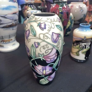 Moorcroft Daydreams Vase 2004 Designer Sian Leeper with Moorcroft Box - Picture 1 of 6