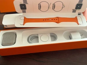 Apple Watch Series 5 Hermès 44mm GPS +LTE - box & new (never used) Hermès band! - Picture 1 of 9
