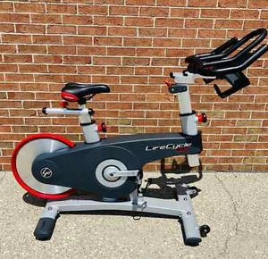 Life Fitness Lifecycle GX Indoor Cycle Commercial Bike Gym Equipment - Picture 1 of 6