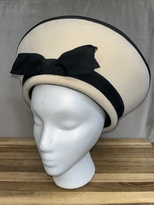 Sombrero Jackie Vintage Eric Javits 100% Lana Estilo O Crema y Negro Lazo Foto 1 de 4