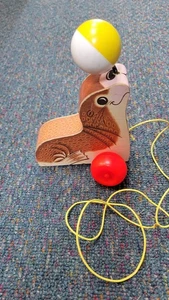 VINTAGE "FISHER-PRICE PULL ALONG SEAL" NO RESERVE - Bild 1 von 8