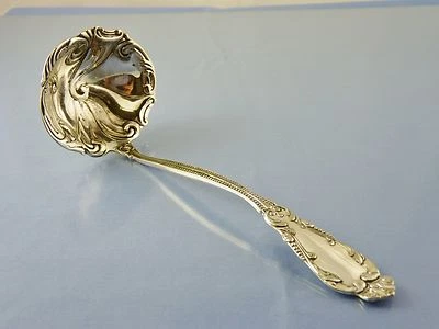 unknown BEAD & SCROLL GRAVY or SAUCE LADLE BY TORONTO SILVER PLATE  — 第 1/4 张图片