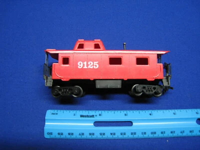 HO Scale Model Power 9125 Caboose - Freight Train - Image 1 of 4