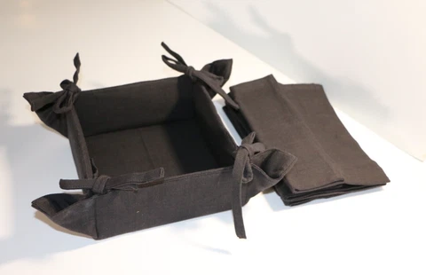 Harman Bread Basket 8 x 8  with Set of Four Napkins 17 x 17 Black Cotton NEW Cover