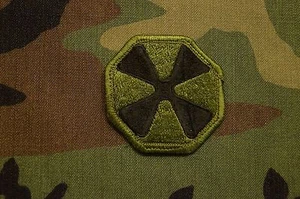 Auténtico 8o Comando del Ejército de los Estados Unidos BDU Costura Sometida Parche Militar - Imagen 1 de 1