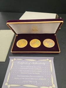 PRECIOUS MOMENTS LIEBEVOLLE, FÜRSORGLICHE & TEILENDE MEDAILLONS ODER KURSMÜNZENSATZ NEU MIT BOX - Bild 1 von 5