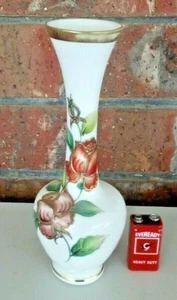 VINTAGE MILK GLASS GILDED BUD VASE ..OLD COLONY..JAPAN..HAND MADE..20cms tall - Picture 1 of 7