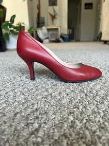 Red Elegant Studio Pollini Pumps, Italian Size 37, Soft Leather, 2 7/8 Heel - Picture 1 of 5
