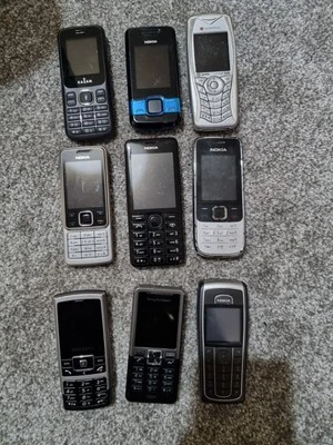 Joblot Of 9x Old Mobile Phones  - Image 1 of 4