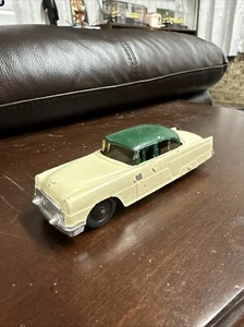 VINTAGE TOOTSIETOY PACKARD METAL DIE CAST CAR GREEN & CREAM CHICAGO USA - Picture 1 of 9