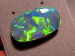 12.7 ct. Natural Australian Black Opal , Brightness 5 - Picture 1 of 10