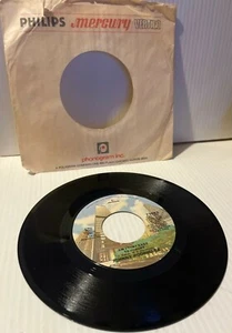 Johnny Rodriguez Am I That Easy To Forget/Just Get Up And Close The Door 45 RPM - Picture 1 of 5
