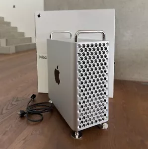 Apple Mac Pro 3,3 GHz 12 Core Intel 224GB RAM 2TB SSD 32GB Pro Vega II OVP - Bild 1 von 14