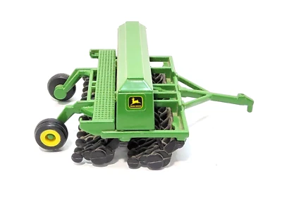 Metal Green Diecast Ertl John Deere 1560 Grain Drill 1/64 Trailer - Image 1 of 4