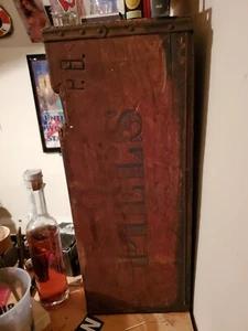 Estuche de madera de cerveza Piel's antiguo/vintage con borde de metal - Imagen 1 de 2