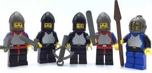 LEGO LOT OF 5 VINTAGE BLACK KNIGHT SOLDIER MINIFIGURES CASTLE FIGS W/ WEAPONS - Picture 1 of 1