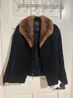 G.Fox & Co. De colección Años 50 Persa Negro Rizado Piel de Cordero con Cuello de Visón Foto 1 de 4