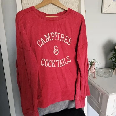 Sudadera roja Campfires & Cocktails Foto 1 de 4