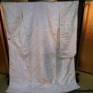 Elegant Silk Uchikake Kimono with Nishijin Weave, Showa Era Antique – Size Gift - Picture 1 of 12