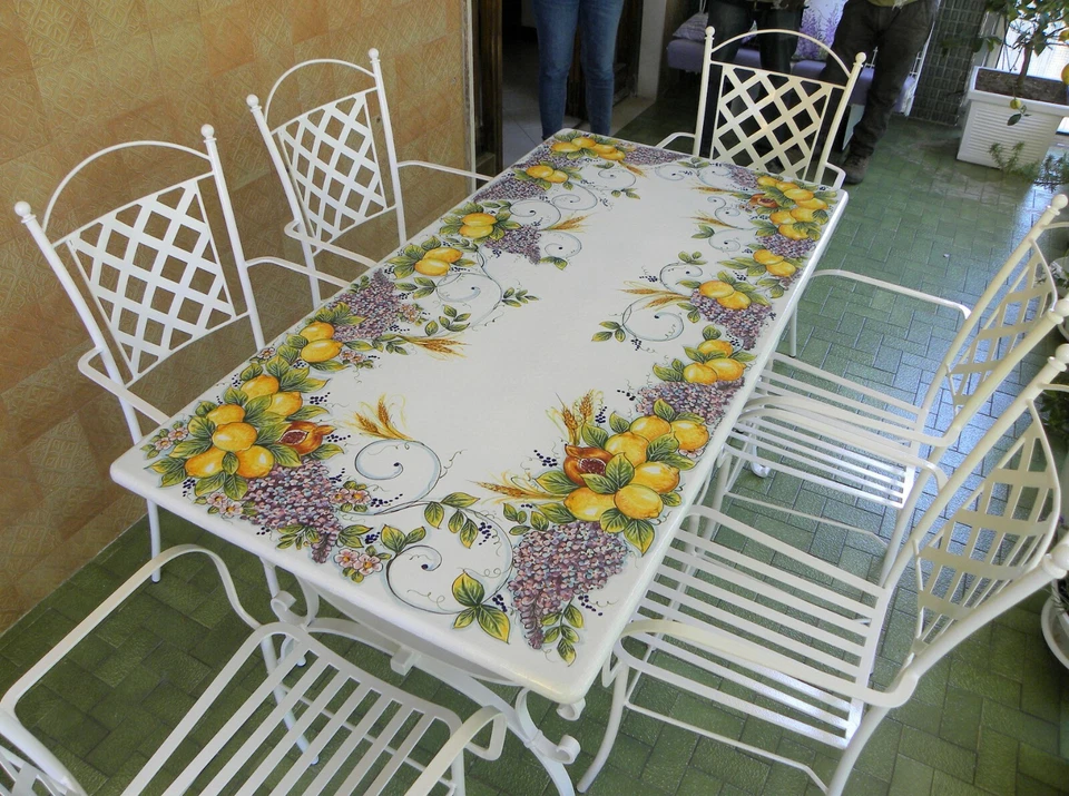 Tavolo in pietra lavica vietrese maiolicato a mano. Misura 180x90 cm. Nuovo. - Immagine 1 di 1