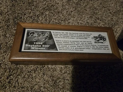 Daytona 500 Winnwr 1998 Dale Earnhardt conmemorativo oro 24 k motor Foto 1 de 4