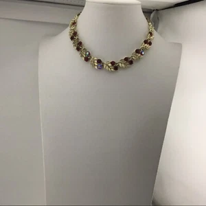 Collana girocollo vintage rosso ciliegia AB gemme oroT scintillante bellezza vecchia Hollywood 14"L - Foto 1 di 7