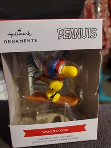 Hallmark 2022 Peanuts Woodstock Esquí Árbol de Navidad Adorno - Nuevo en Caja - Imagen 1 de 2