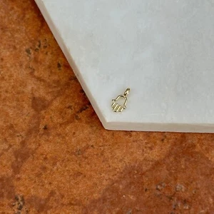 14KT Gelbgold ausgeschnittene Hand von Fatima Hamsa Chamseh MINI Anhänger Charm WINZIG - Bild 1 von 6