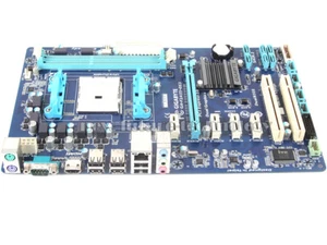 Placa madre Gigabyte GA-F2A55-DS3, AMD A55, zócalo FM2, memoria DDR3 ATX - Imagen 1 de 4