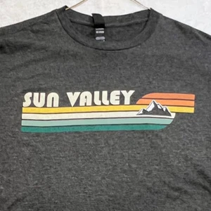 Sun Valley Ski Resort Retro Design Herren Medium District Tee Vintage Look - Bild 1 von 8
