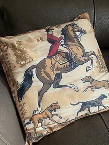 Vintage Style Equestrian Cushion - Picture 1 of 1