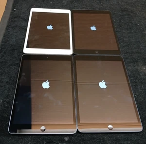 Lot Of 4 Apple iPad Mini A1432 16 GB, Wi-Fi, 7.9 - Picture 1 of 6