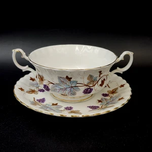Vintage Royal Albert "Lorraine" Footed Cream Soup Bowl & Saucer Fine Bone China - Foto 1 di 14