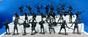Marx Reissue Medieval Knights, (60MM) 25 in 10 Poses - Toy Soldiers - Picture 1 of 4