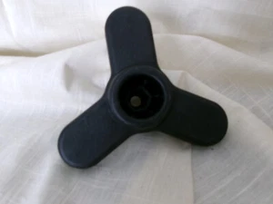 Speciality tool, Black & Yellow Triangle Shape, EUC (TUV) - Picture 1 of 2